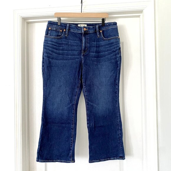 Madewell Petite Curvy Kick Out Crop Jeans 33P Dark Blue Bootcut Denim Jean - Picture 2 of 9